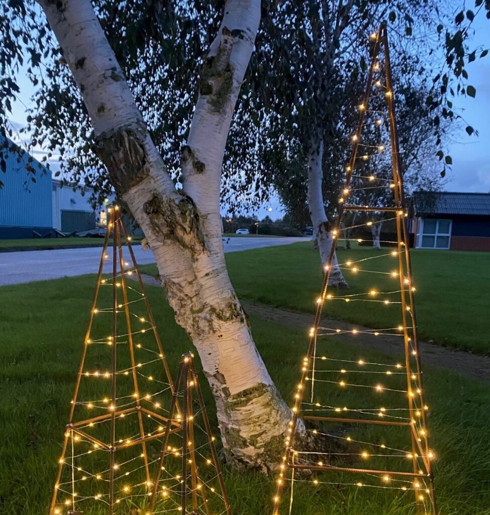 stål Juletræer med lys