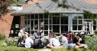 Lad de unge sove længe - Egå Ungdomshøjskole